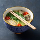 Bowl gres noodle 19cm+palillos bamboo y cuchara